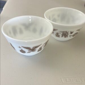 (2) Pyrex #401 Early American 1 1/2 pint bowls